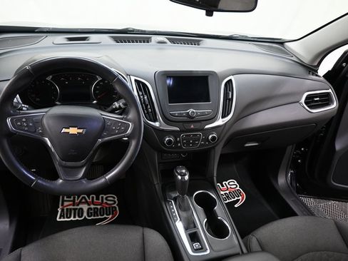 Used 2019 Chevrolet Equinox LT w/ Driver Convenience Package image 4