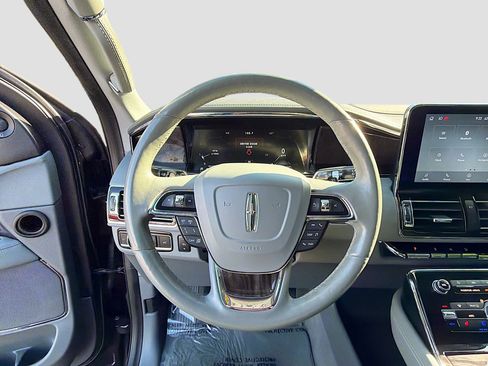 Used 2020 Lincoln Navigator L Reserve image 41