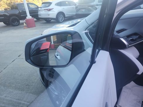 Used 2025 Toyota Sienna XLE image 14