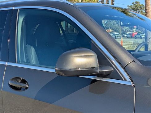 New 2026 BMW X5 sDrive40i image 13