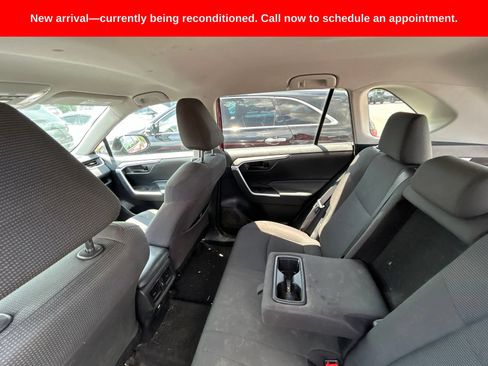 Used 2022 Toyota RAV4 LE AWD/4WD image 8