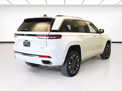 Used 2023 Jeep Grand Cherokee Overland image 4