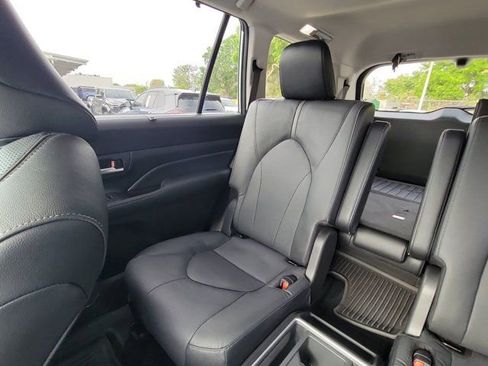 Certified 2024 Toyota Grand Highlander Platinum image 4