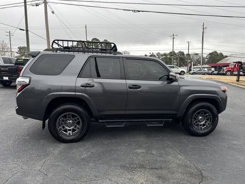 Certified 2020 Toyota 4Runner Venture w/ Moonroof Package image 31