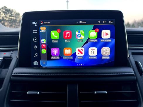 Used 2022 Chevrolet Suburban LT image 5