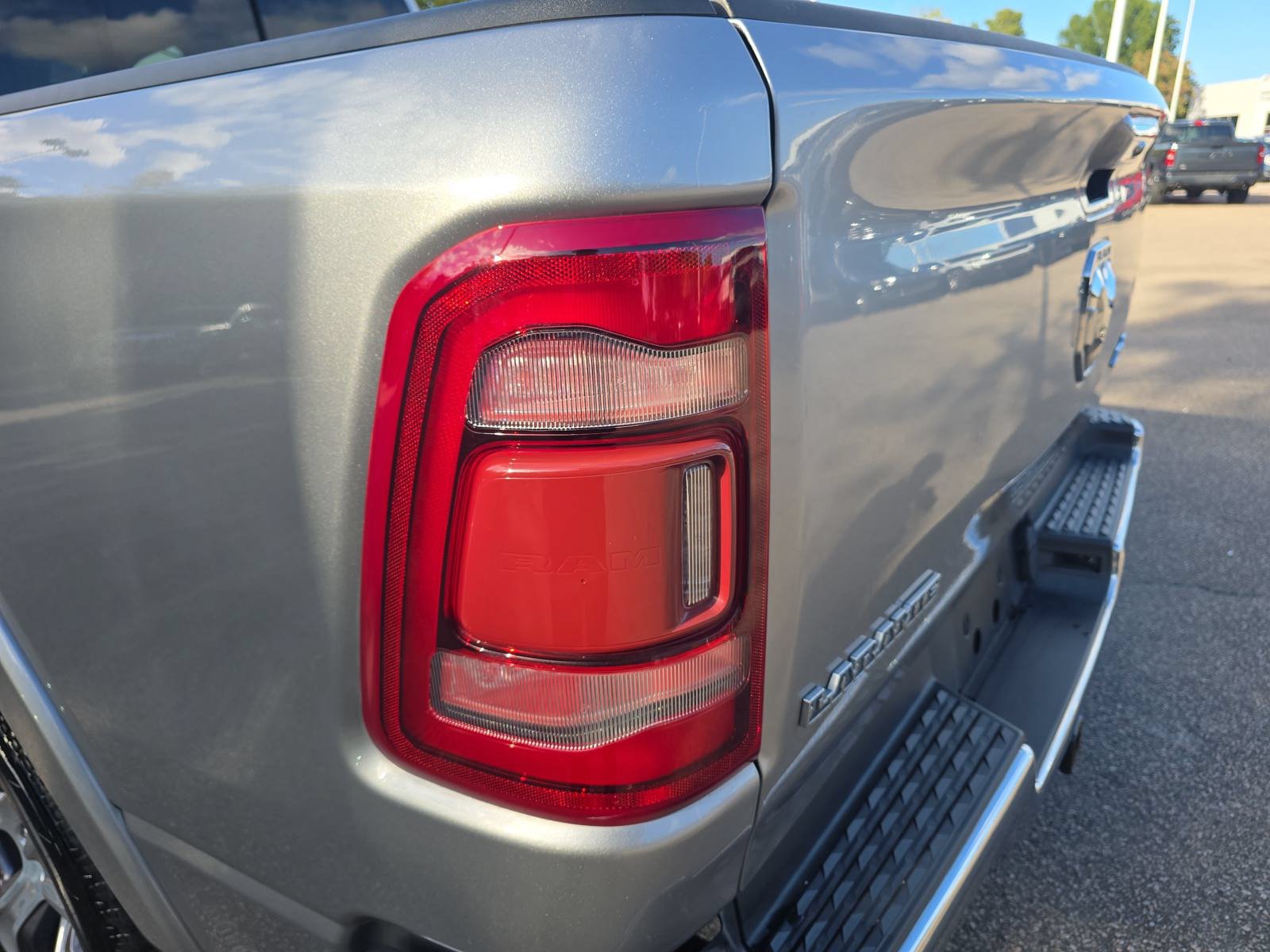 Used 2021 RAM 1500 Laramie AWD/4WD image 35