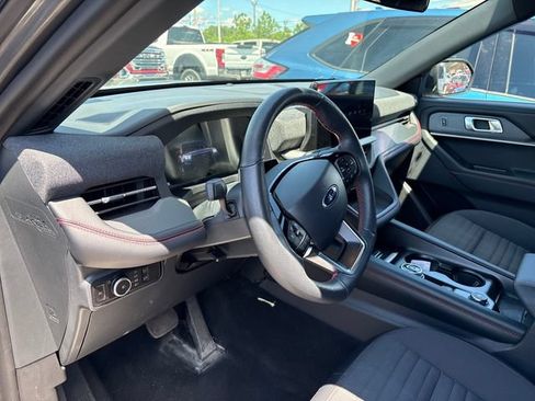 Used 2025 Ford Explorer ST-Line w/ ST-Line Street Pack AWD/4WD image 8