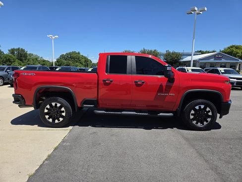 Used 2020 Chevrolet Silverado 2500 Custom w/ Custom Value Package AWD/4WD image 2