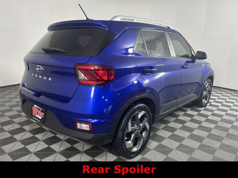 Used 2023 Hyundai Venue SEL image 5