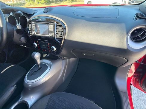 Used 2017 Nissan Juke SV image 30