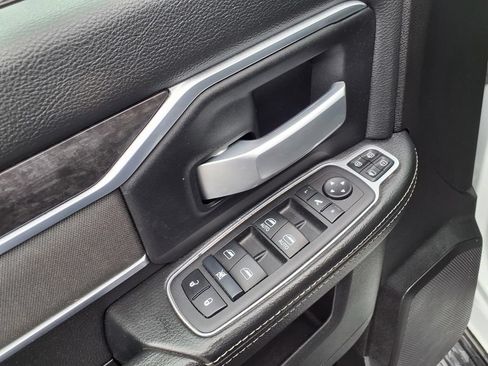 Certified 2024 RAM 2500 Big Horn AWD/4WD image 19