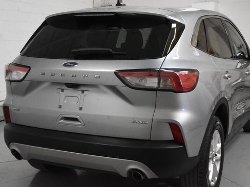 Used 2022 Ford Escape SE AWD/4WD image 3