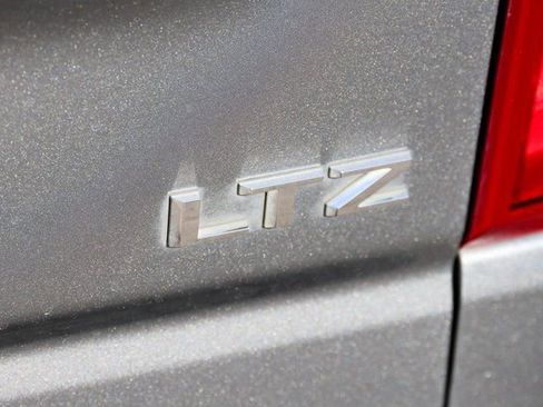 Used 2022 Chevrolet Silverado 1500 LTZ w/ LTZ Convenience Package II RWD image 10