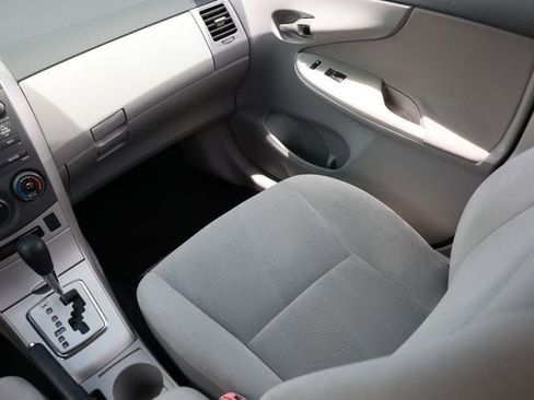 Used 2011 Toyota Corolla LE FWD image 25