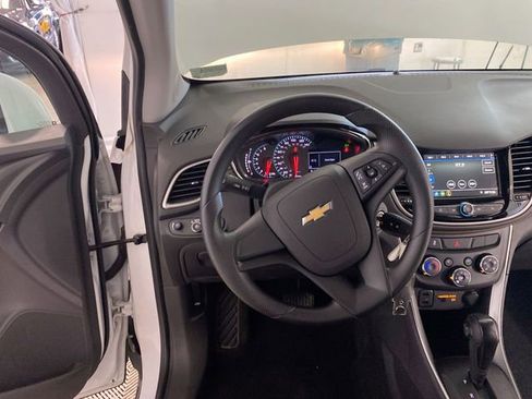 Used 2019 Chevrolet Trax LS FWD image 33