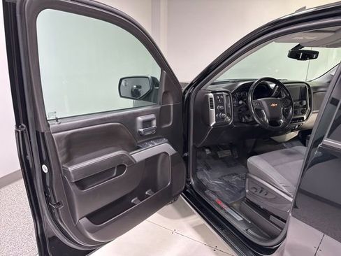 Used 2018 Chevrolet Silverado 1500 LT w/ All Star Edition AWD/4WD image 9