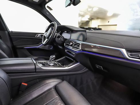 Used 2021 BMW X5 M50i w/ Executive Package image 30