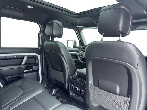 Used 2023 Land Rover Defender 110 V8 image 47