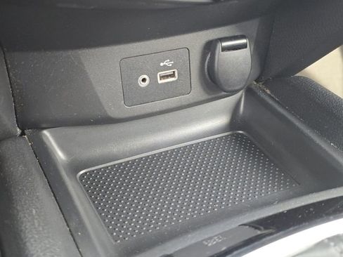 Used 2019 Nissan Rogue SV image 24