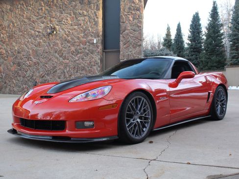 Used 2011 Chevrolet Corvette Z06 RWD image 7
