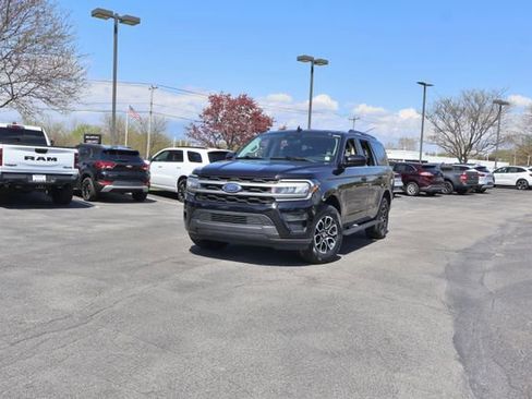 Used 2024 Ford Expedition XLT AWD/4WD image 2