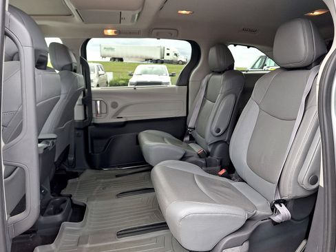 Used 2021 Toyota Sienna Limited AWD/4WD image 20
