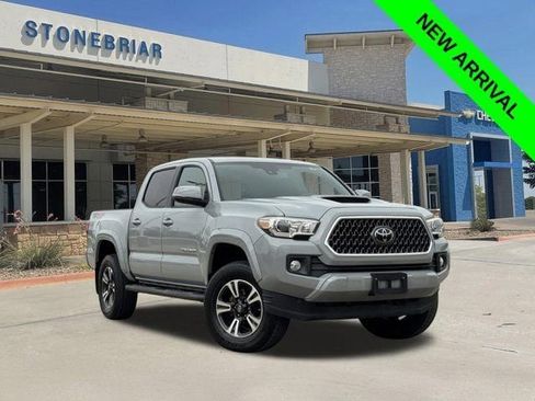 Used 2018 Toyota Tacoma TRD Sport image 1