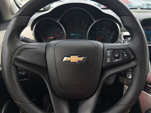 Used 2014 Chevrolet Cruze LS FWD image 21