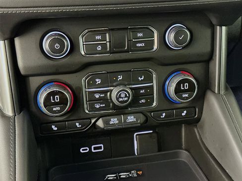Used 2022 Chevrolet Tahoe LT RWD image 17