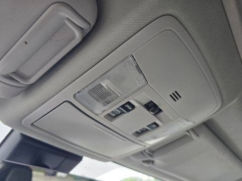 Used 2017 Toyota RAV4 Platinum FWD image 23