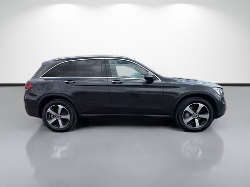 Used 2021 Mercedes-Benz GLC 300 image 2