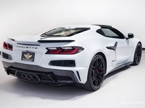 Used 2024 Chevrolet Corvette Z06 w/ Stealth Interior Trim Package RWD image 5