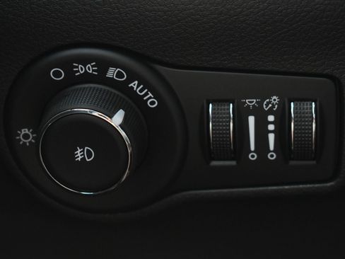 Used 2026 Jeep Compass Latitude AWD/4WD image 18