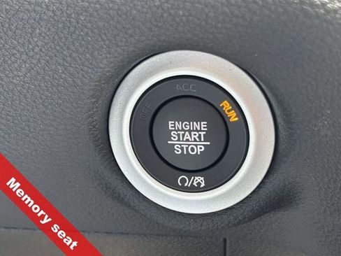 New 2026 Chrysler Pacifica Select image 28