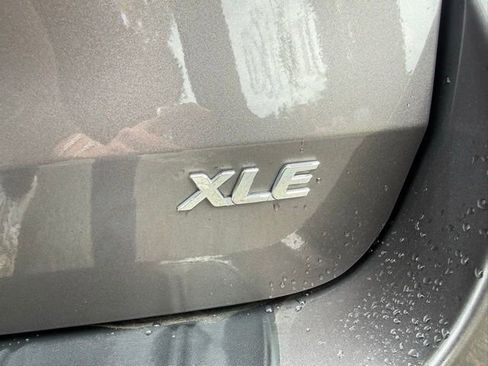 Used 2013 Toyota Sienna XLE w/ Premium Pkg image 34