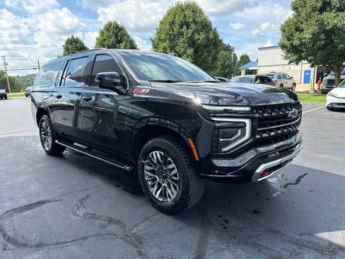 Used 2025 Chevrolet Suburban Z71 w/ Z71 Off-Road Package AWD/4WD image 1