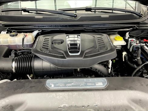 Used 2023 Jeep Grand Wagoneer Series III image 9