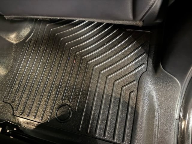 Used 2020 Ford Expedition XLT w/ Equipment Group 202A AWD/4WD image 29