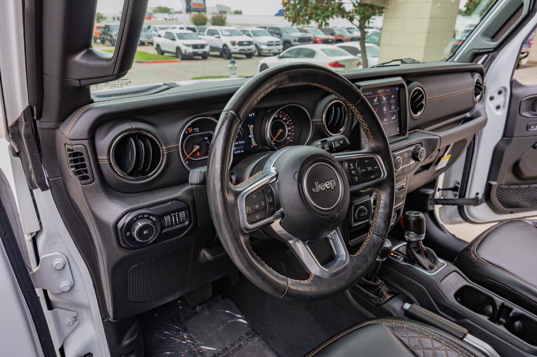 Used 2022 Jeep Wrangler Unlimited Sahara AWD/4WD image 17
