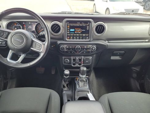 Used 2020 Jeep Wrangler Unlimited Sahara w/ Uconnect 4C Nav & Sound Group AWD/4WD image 11