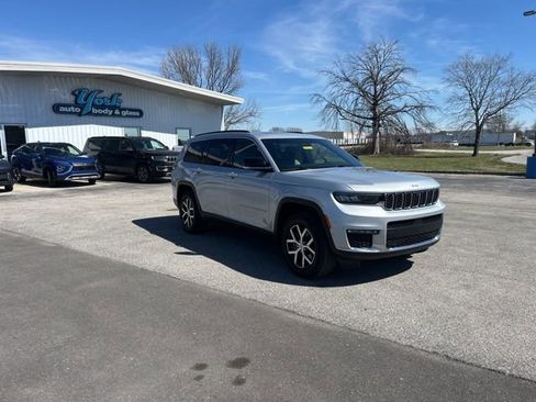 Used 2024 Jeep Grand Cherokee L Limited w/ Luxury Tech Group II image 5