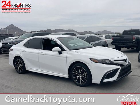 Used 2024 Toyota Camry SE FWD image 1