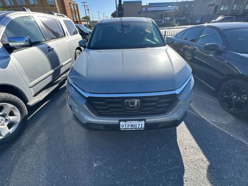 Used 2025 Honda CR-V LX image 3