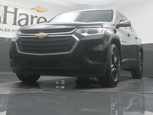Used 2021 Chevrolet Traverse LS FWD image 4