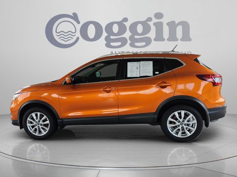 Used 2022 Nissan Rogue Sport SV FWD image 2