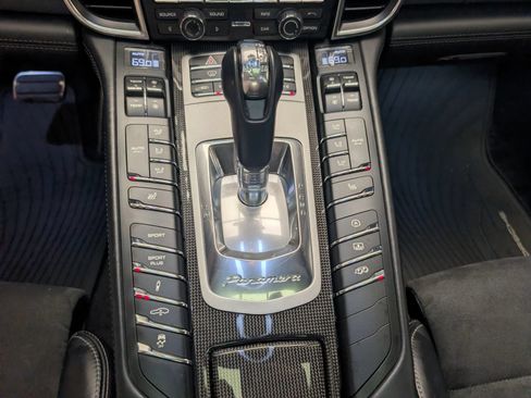 Used 2015 Porsche Panamera GTS AWD/4WD image 17