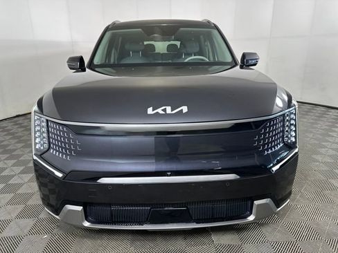 Used 2024 Kia EV9 Land image 8