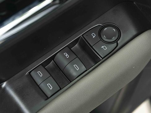 Used 2024 Chevrolet Colorado ZR2 AWD/4WD image 37
