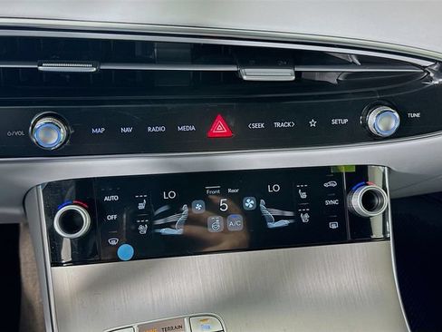 New 2026 Genesis GV70 2.5T Advanced AWD/4WD image 14