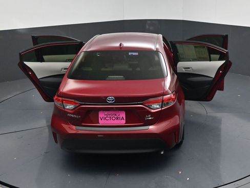 Used 2025 Toyota Corolla LE FWD image 21